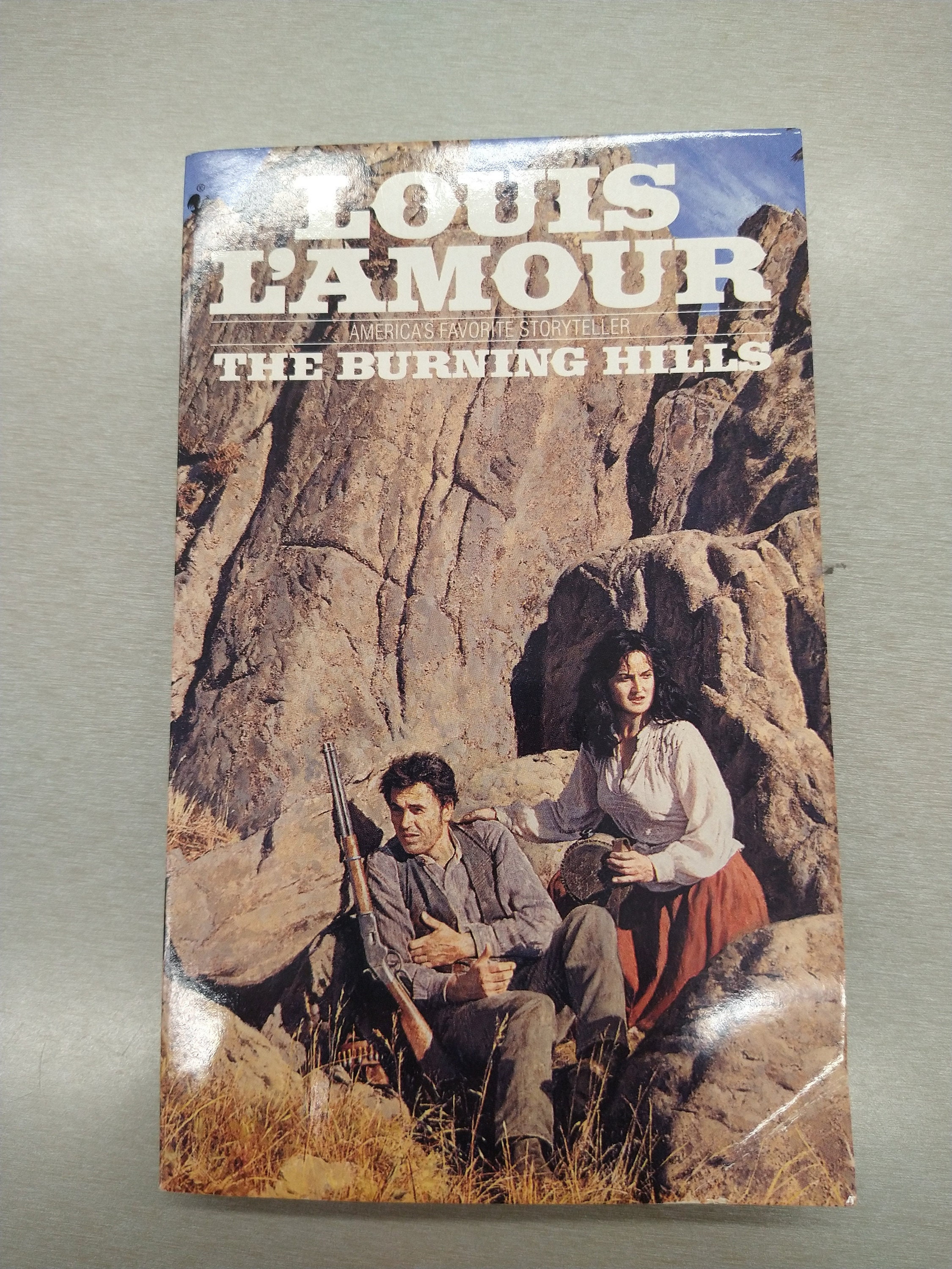 Louis L'amour/set of 5 Paperback Westerns/vintage 