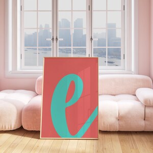 Impressão da letra E, decoração de quarto elegante, arte de parede com inicial E, arte de parede com a letra E, arte de parede maximalista, decoração fofa de apartamento, arte para berçário, presente para bebê