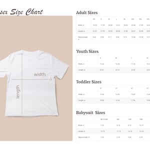 K&ouml;nnte beinhalten: Wei&szlig;es T-Shirt mit einer Gr&ouml;&szlig;entabelle, beschriftet mit "Unisex Size Chart". Die Tabelle enth&auml;lt Gr&ouml;&szlig;en f&uuml;r Erwachsene, Jugendliche, Kleinkinder und Babys mit Ma&szlig;en f&uuml;r Breite, L&auml;nge und &Auml;rmell&auml;nge in Zoll. Das T-Shirt wird mit L&auml;ngen- und Breitenindikatoren angezeigt.