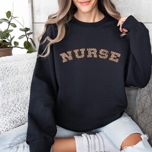 College Style Leopard Print Nurse Sweatshirt Sweater, Nurse Student Crewneck Sweatshirt Clothing, New Nurse Gift, Nurse Graduate Gift
