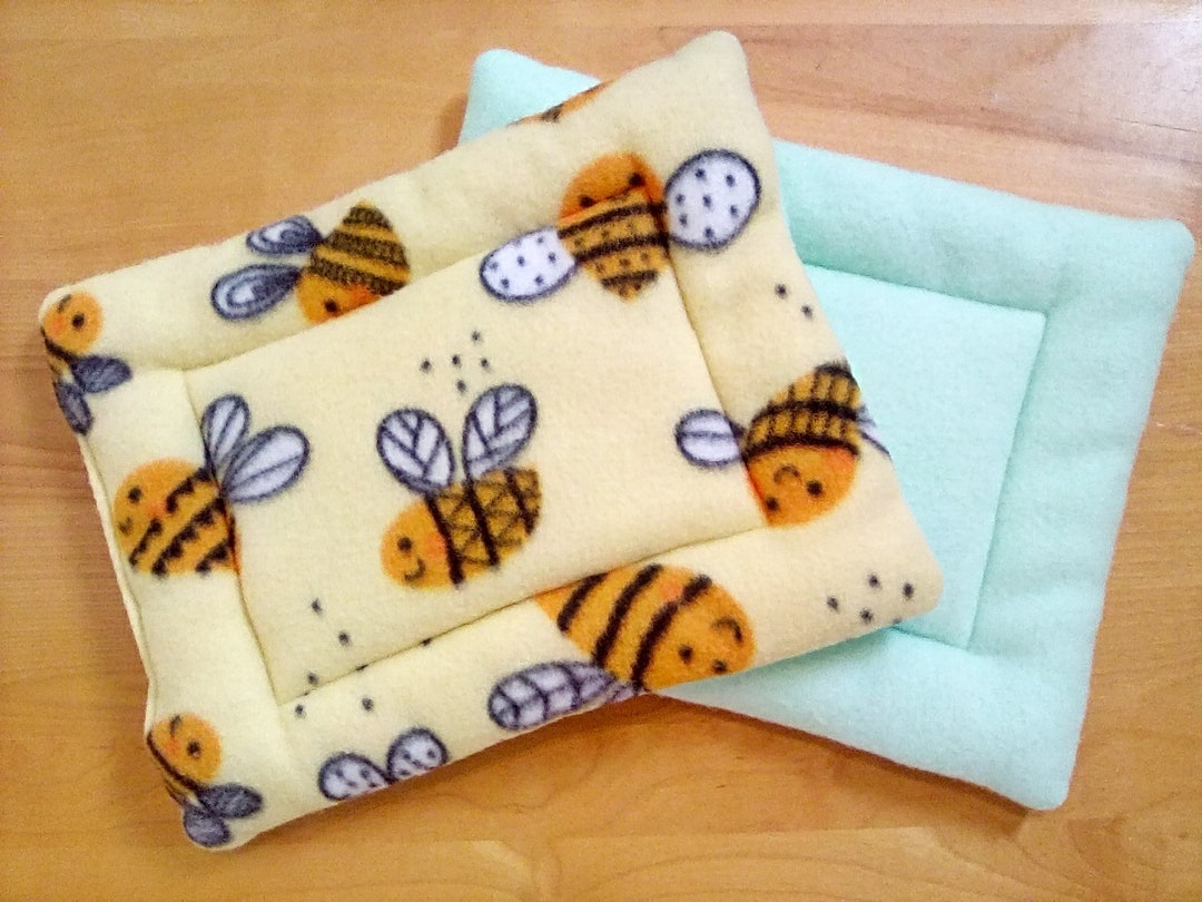 Fleece Bed for Guinea Pigs, Dwarf Bunnies, Hedgehogs, & Other Small