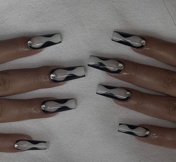 Black design shop acrylic nails