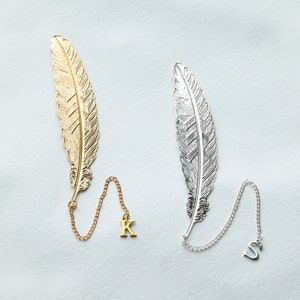 Custom Initial Letter Pendant Feather Bookmark, Bookmark Graduation Gift for Classmates, Teacher Appreciation Keepsake