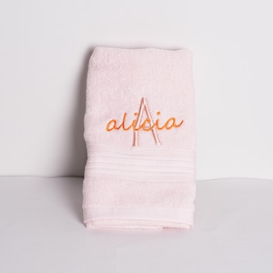 Personalized Embroidery Initial Name Hand Towel, Embroidered Name Towels, Custom Housewarming Gift, Monogram Hand Towel, Wedding Favor Gift