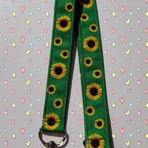 hidden disability sunflower lanyard and wristlets image 5