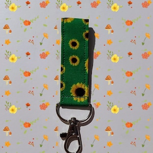 hidden disability sunflower lanyard and wristlets image 4