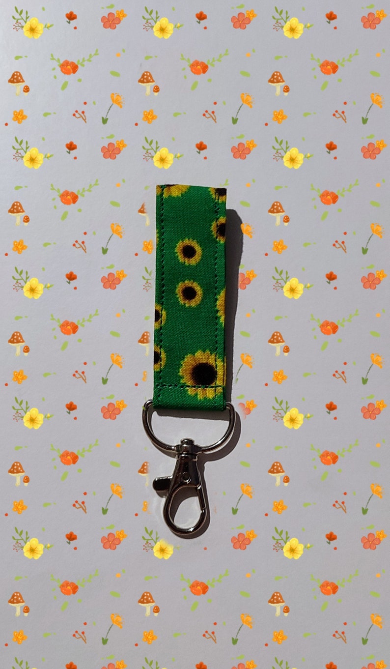 hidden disability sunflower lanyard and wristlets imagem 4