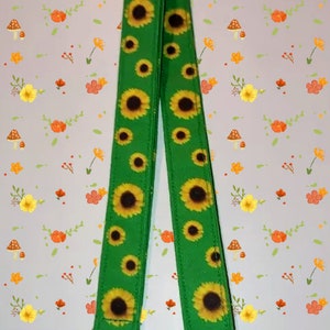 hidden disability sunflower lanyard and wristlets image 3