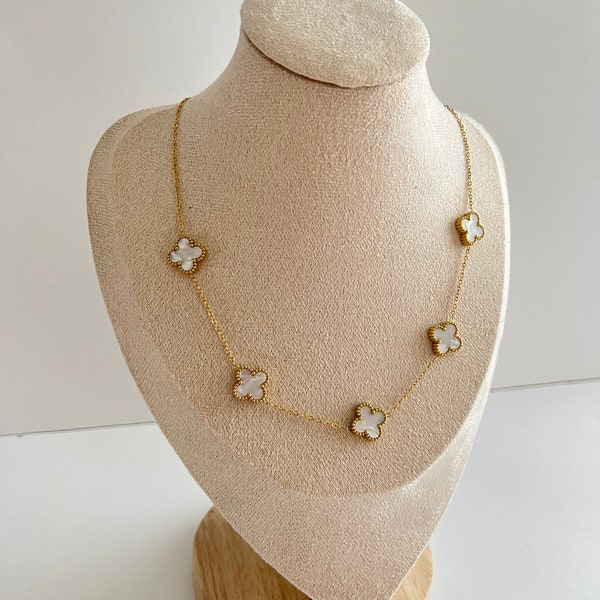 Mother of pearl clover necklace made of stainless steel