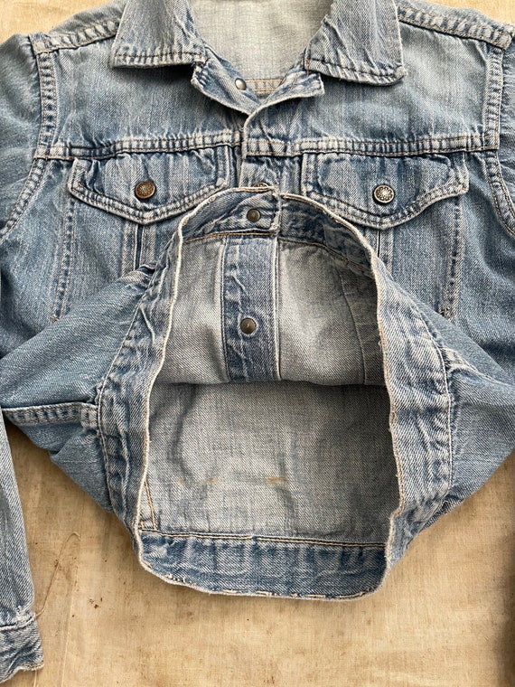 Vintage 1970s Pleated  Denim Jacket Distressed - image 4