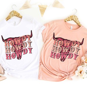 T-shirt Hello, cadeau de demoiselle d&#39;honneur, chemise de soirée nuptiale country, chemise cowgirl, chemise western, chemise bohème, chemise Sashville, chemise country, rodéo