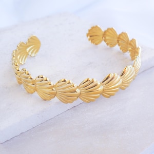 Bransoletka z muszli, stal nierdzewna złota lub srebra, bransoletka z muszli, minimalistyczna bransoletka z muszli, biżuteria plażowa inspirowana oceanem