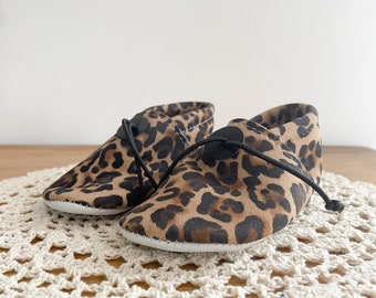 Chaussons Leopard Foncés