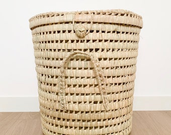 cesta de mimbre para la ropa sucia