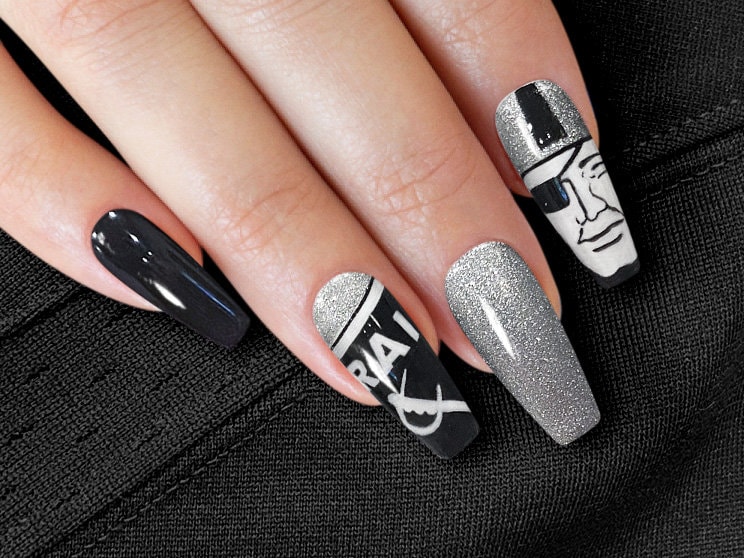 raider nail designs