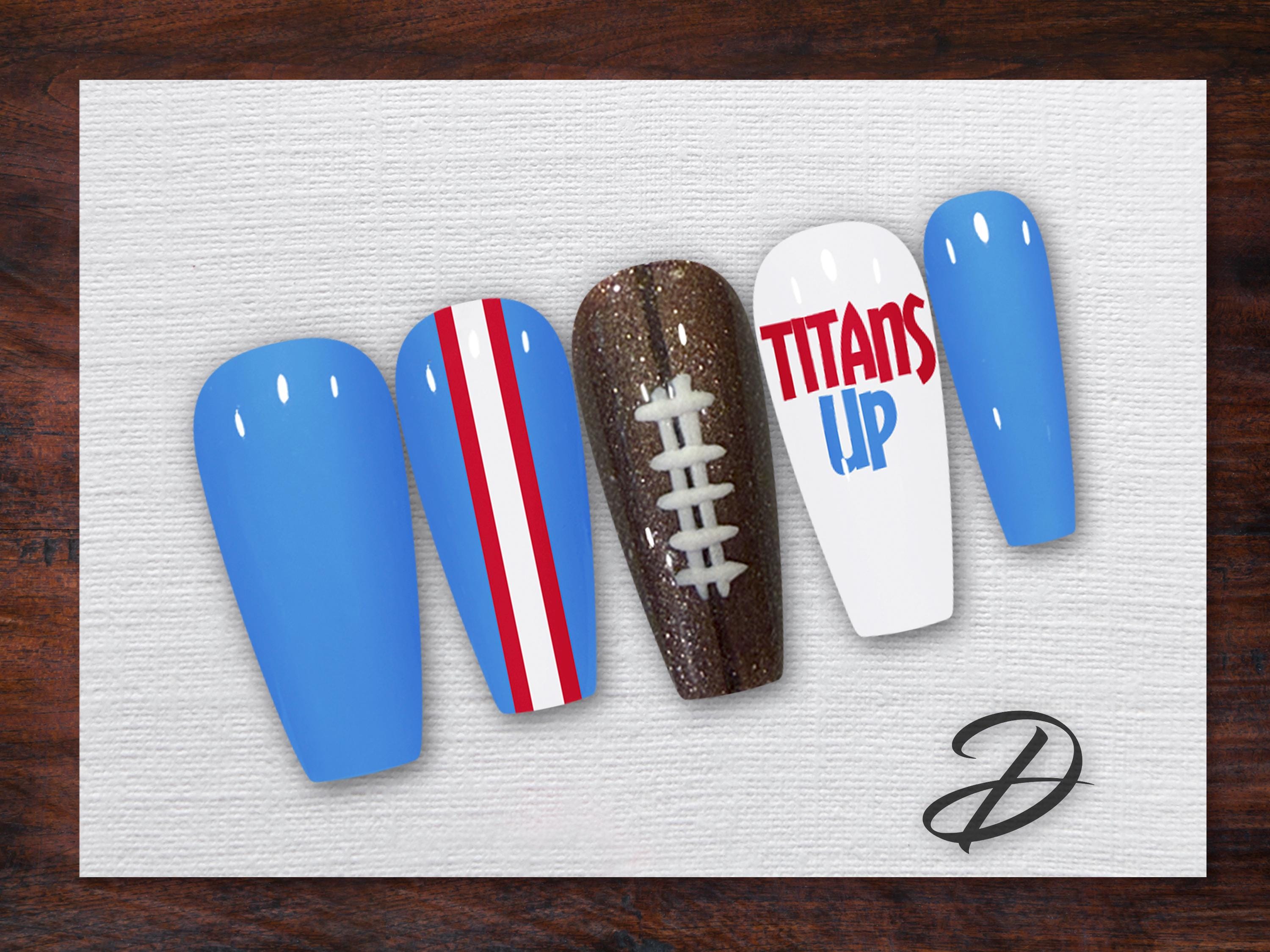Titans Up Press-On Nails Tennessee Football Manicure Set
