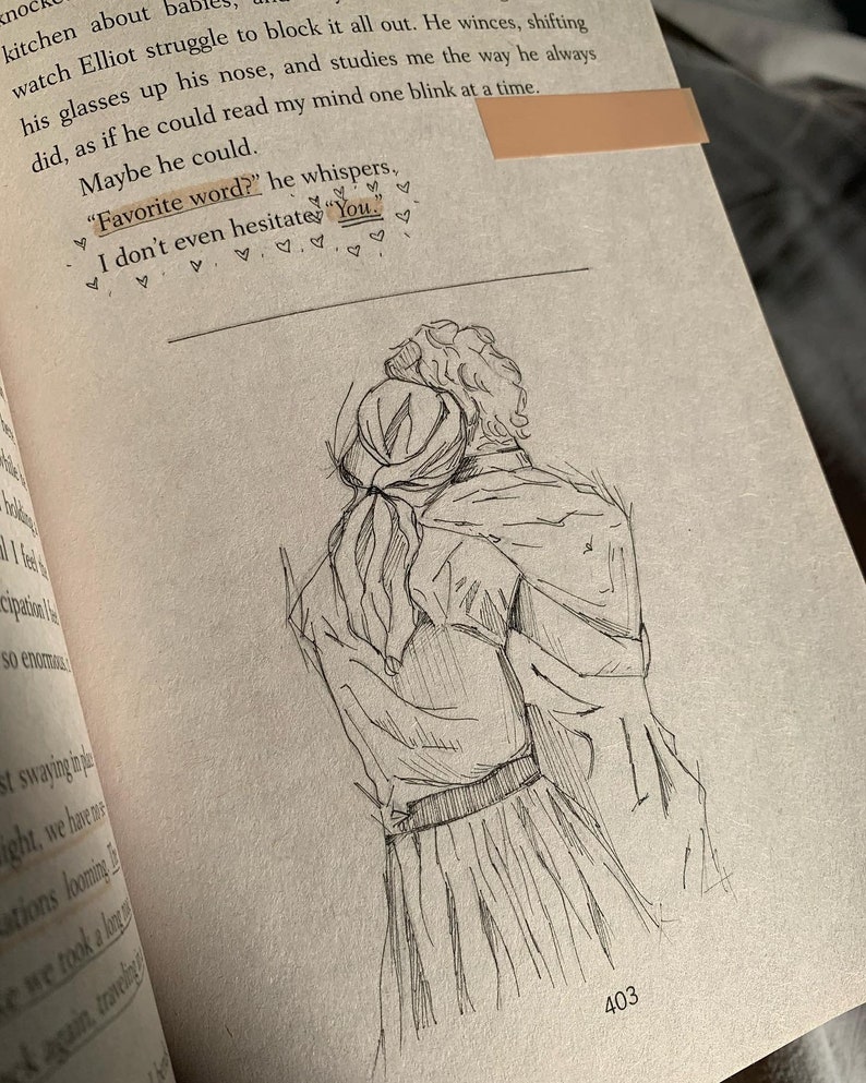 Pode incluir: Um desenho a preto e branco de duas pessoas a abra&ccedil;ar-se. O desenho est&aacute; numa p&aacute;gina de um livro com o texto "Palavra favorita?" e "Tu." escrito nele.