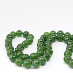 Runde Kanadische Jade Handgeknüpfte Edelstein Perlen Halskette