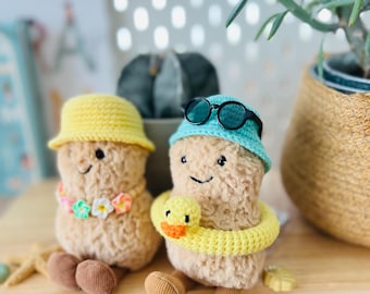 Gehäkeltes Peanut Doll Sommer Outfit | Bucket Hat, Hawaiianische Halskette, Amusables Collectibles Accessoires