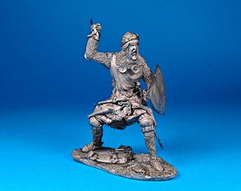 Tin miniature, figurine of King of Scotland Robert I the Bruce. Metal Figure a King of Scotland Robert I the Bruce. Scale 1:24, tin 70 mm.