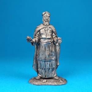 Tin miniature figurine of Melchizedek priest of the Most High God, metal figurine of Melchizedek Scale / 1:32 (54mm)