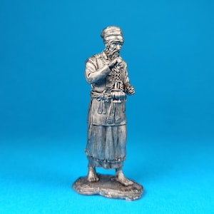 Tin miniature figurine of High Priest Aaron the brother of Moses, metal figurine of Aaron Scale / 1:32 (54mm)
