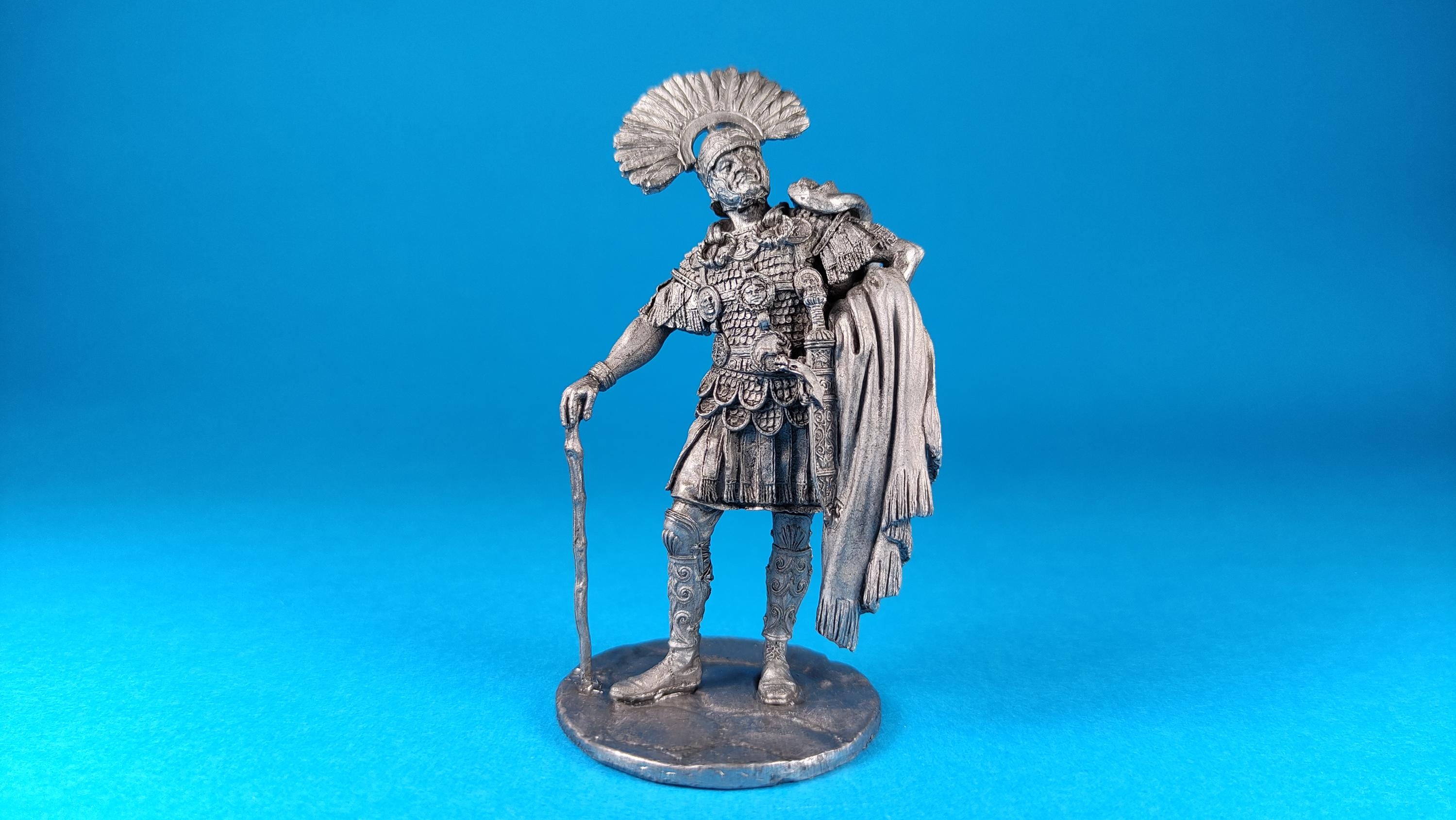 White Metal Miniature Figurine of а Roman Centurion of Legio XI \, image size:2999x1689