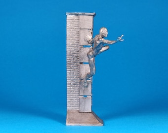 Miniatura de hojalata de Spiderman. Figura metálica de Spiderman. Escala 1:32. Hojalata de 54 mm.