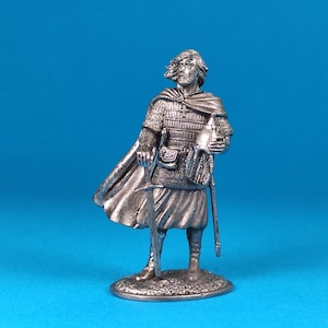 Tin miniature, figurine of Prince Dmitry Mikhailovich, 13th century. Metal Figure a Lieutenant of the Prince Dmitry Mikhailovich. Scale1:32
