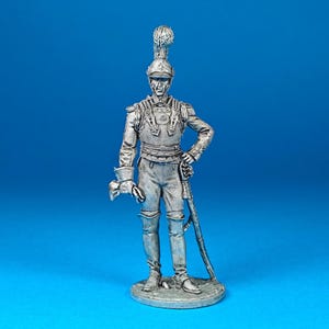 Tin miniature, figurine of French Officer of the First Carabinieri Regiment 810-1815. Metal Figure a French Officer. Scale 1:32, tin 54mm.
