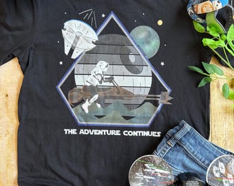 Camiseta unisex Star Tours La Aventura Continúa Speeder Trooper Star Wars