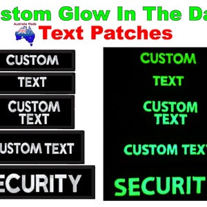Puede incluir: Parches rectangulares negros con texto bordado blanco, incluyendo "CUSTOM TEXT" y "SECURITY". La imagen también muestra el mismo texto brillando en verde sobre un fondo negro. El texto "Custom Glow In The Dark Text Patches" está en la parte superior.