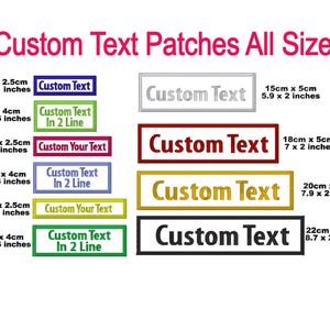 Könnte beinhalten: Eine Auswahl rechteckiger Textaufnäher in verschiedenen Größen und Farben. Die Aufnäher zeigen die Wörter "Custom Text" oder "Custom Your Text", mit Maßen in Zentimetern und Zoll.