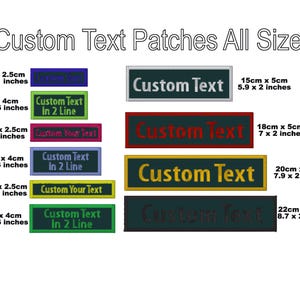 Könnte beinhalten: Ein Satz von zehn personalisierten Text-Patches in verschiedenen Größen und Farben. Die Patches sind rechteckig und zeigen den Text "Custom Text" in verschiedenen Schriftarten und Farben. Die Patches sind in Größen von 3,1 x 1 Zoll bis 8,7 x 2 Zoll erhältlich.