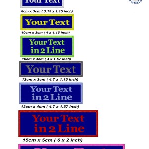 Könnte beinhalten: Verschiedene Text-Stick-Patches in verschiedenen Größen und Farben. Die Patches zeigen den Text "Your Text" oder "Your Text in 2 Line" mit Abmessungen von 8 cm x 3 cm bis 20 cm x 5 cm. Hergestellt in Australien.