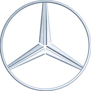 Könnte beinhalten: Hellblaues Emblem mit einem dreizackigen Stern in einem Kreis. Die Spitzen des Sterns sind länglich und treffen sich in der Mitte. Das Design hat ein strukturiertes Aussehen, das auf eine genähte oder gestickte Oberfläche hindeutet. Das Emblem befindet sich vor einem weißen Hintergrund.