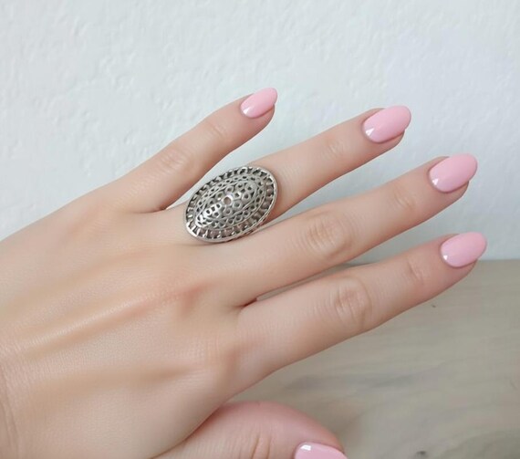 Silver Oval Filigree Statement Ring – Intricate L… - image 5