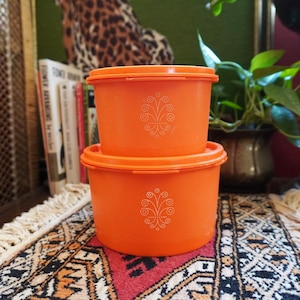 Vintage 1970s Tupperware Round Servalier Stackable Canister Set of 2 with Starburst Snap Lids | MCM Harvest Orange #1204 | 1970s Kitchen