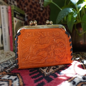 Cartera vintage de cuero repujado azteca de los años 70 / Monedero de cuero bohemio / Cuero vintage rodeo western / Cuero repujado mexicano de los años 70