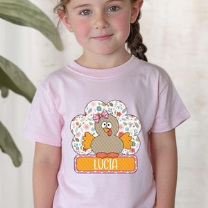 子供用パーソナライズ感謝祭シャツ、カスタム七面鳥Tシャツ、カスタム女の子シャツ、子供秋シャツ、幼児女の子用感謝祭名入りシャツ