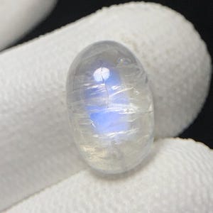 Rainbow Moonstone, Oval Cabochon, 14x9x6 MM, 6 CTS, Beautiful Cabochon,#14511