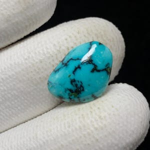 Yungai Mountain Turquoise ,Freeform Cabochon, 15x11x4 MM, 5 CTS,  Beautiful Cabochon,#6555