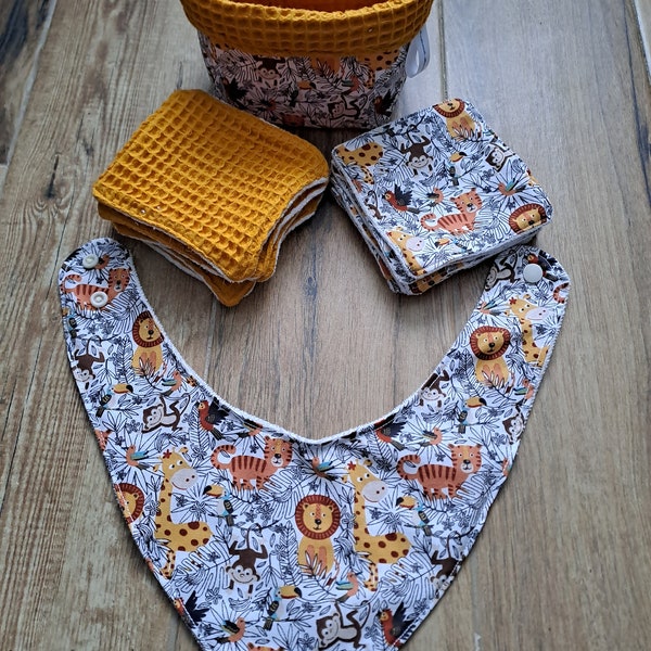 Panier et  12 lingettes lavables et 1 bandana pour bébé