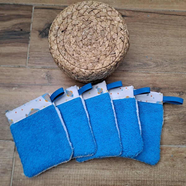 Set of 5 children's washcloths.