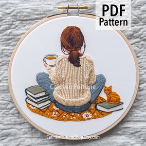 ビンテージ風 ティーポット刺繍アート 居心地の良いティーポットの手刺繍パターン：カラフルな花柄デザイン