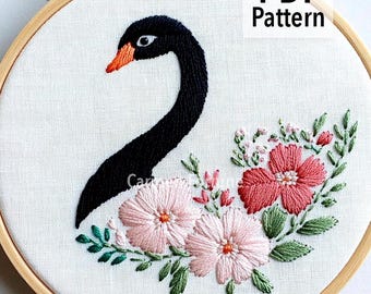 Patrón de bordado a mano con cisne floral: Arte romántico con bastidor para principiantes (Descargar PDF)