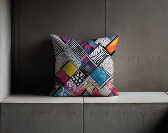 PLAYPATCH | Kudde med abstrakt design, livfulla, djärva färger, lappdesign, present till henne, skedblomma, dekorativ kudde, flerfärgad, heminredning