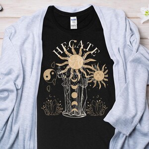 Sun Triple Moon Goddess Witch Wiccan Pagan Witchcraft Hecate T-Shirt, Mystic Sun Frames, Hecate Written, Budding Witch Wicca Tarot Card