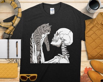 Esqueleto segurando uma camisa de gato camiseta preguiçosa de caveira fantasia de Halloween, camiseta de gato fofa, camisa assustadora, camiseta de presente de Halloween, camisa de terror fofa