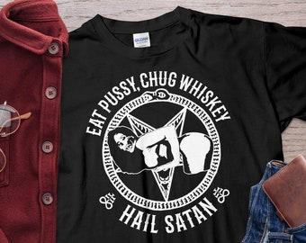 Eet poesje chug whisky hagel Satan Unholy Nun Unisex T-shirt